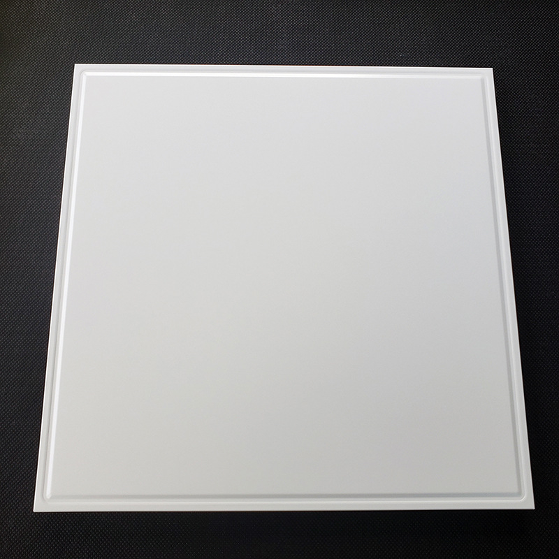 Panou de tavan din aluminiu pentru plafon suspendat — formă în L, aliaj de aluminiu, grosime 0,4–0,7 mm, suprafață plană, finisaj cu rol sau trasare