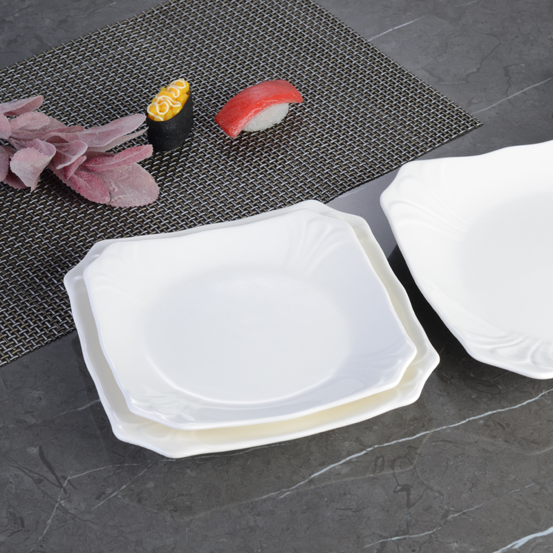 Keturkampė porcelianinė lėkštė, kinų stilius, vientisas paviršius