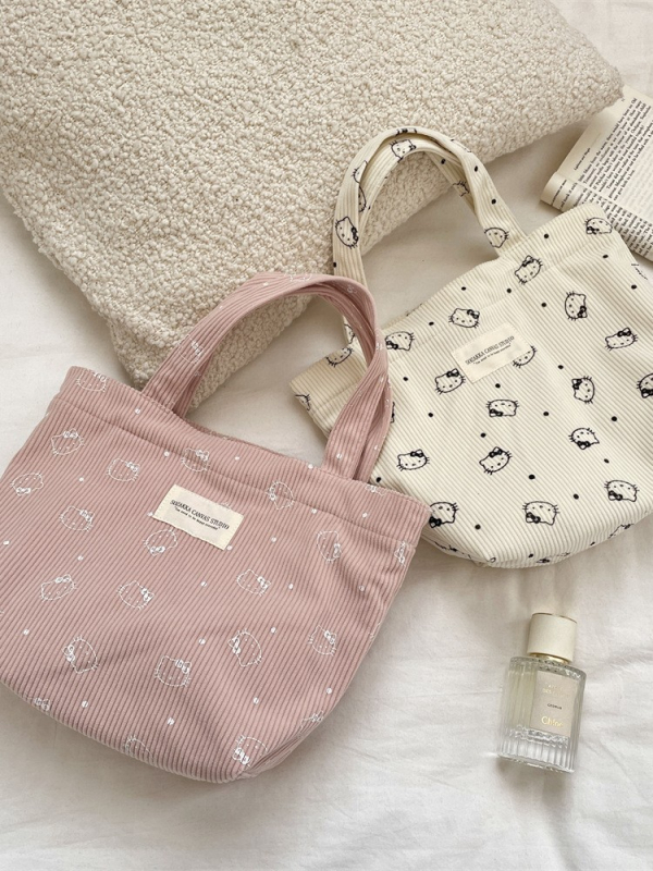 Corduroy cvjetna torba – casual stil, uspravna četverokutna forma, otvoreni vrh, platnena podstava, unutarnja struktura: torba za dokumente