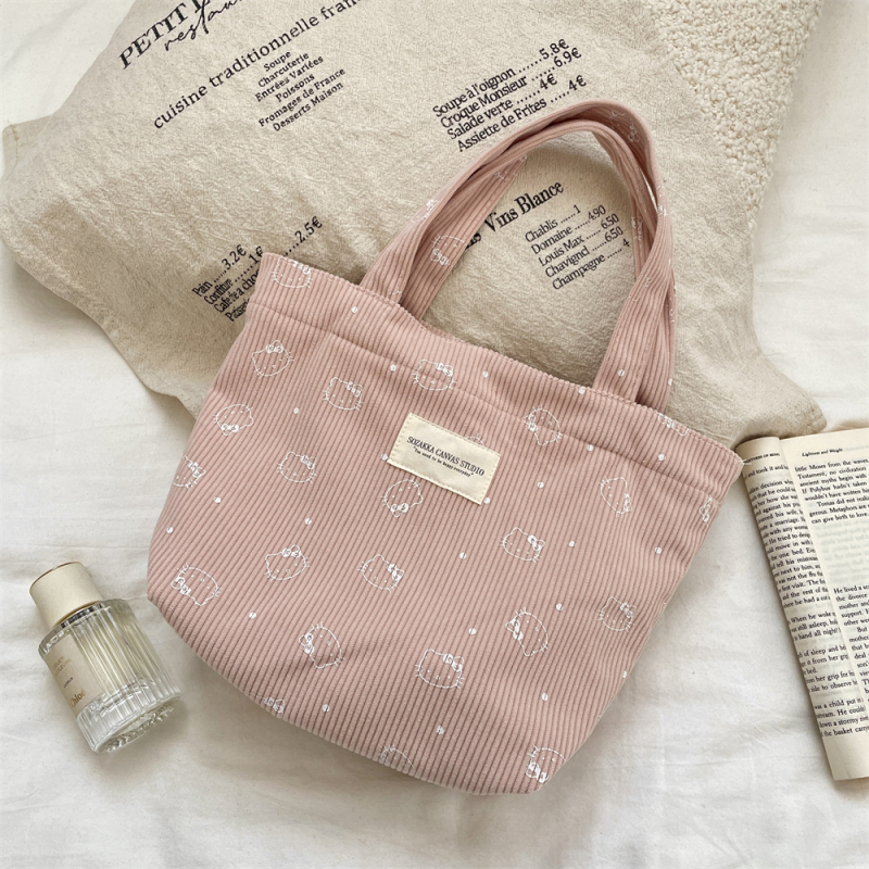 Corduroy cvjetna torba – casual stil, uspravna četverokutna forma, otvoreni vrh, platnena podstava, unutarnja struktura: torba za dokumente