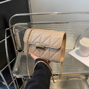 PU teksturēta ķēdes pleca soma ar vāku, telefona kabata