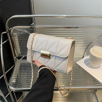 PU teksturēta ķēdes pleca soma ar vāku, telefona kabata