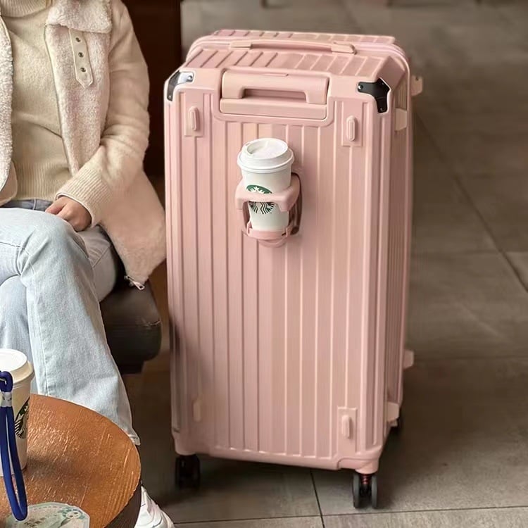 Reisi kohver ABS/PC materjalist, suur maht, universaalsed rattad, latch-tüüpi sulgumine, antibakteriaalne ja vargusvastane kaitse