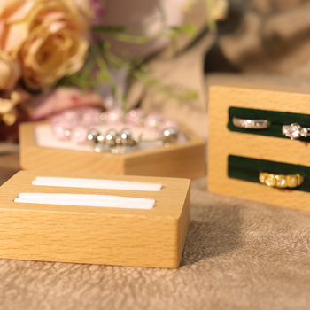 Podložak za prstenje od bukovog drveta, dva odjeljka, bez poklopca, kutija za nakit