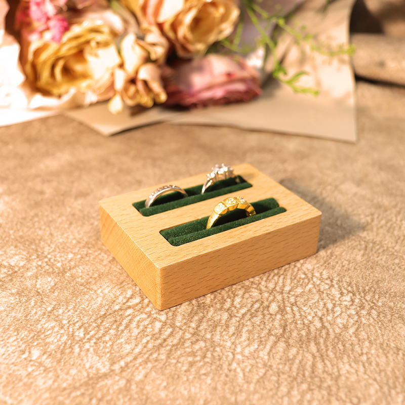 Podložak za prstenje od bukovog drveta, dva odjeljka, bez poklopca, kutija za nakit