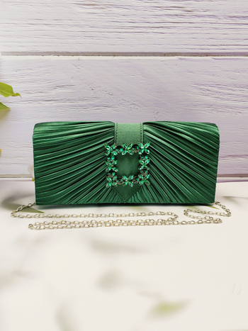 Női estélyi crossbody táska lánccal, selyemből készült, négyszögletes formájú, kemény szerkezet, fedett zárás