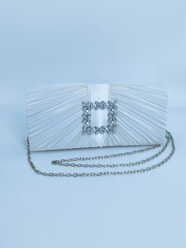 Női estélyi crossbody táska lánccal, selyemből készült, négyszögletes formájú, kemény szerkezet, fedett zárás