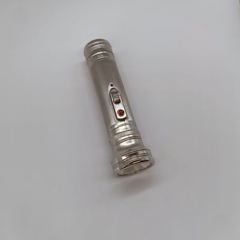 Φανάρι χειρός σε μεταλλικό περίβλημα παλιού στυλ • LED chip AILEYX • Φωτεινότητα κάτω από 100 lm • Βάρος 20 g • Μοντέλο SJ1001835737