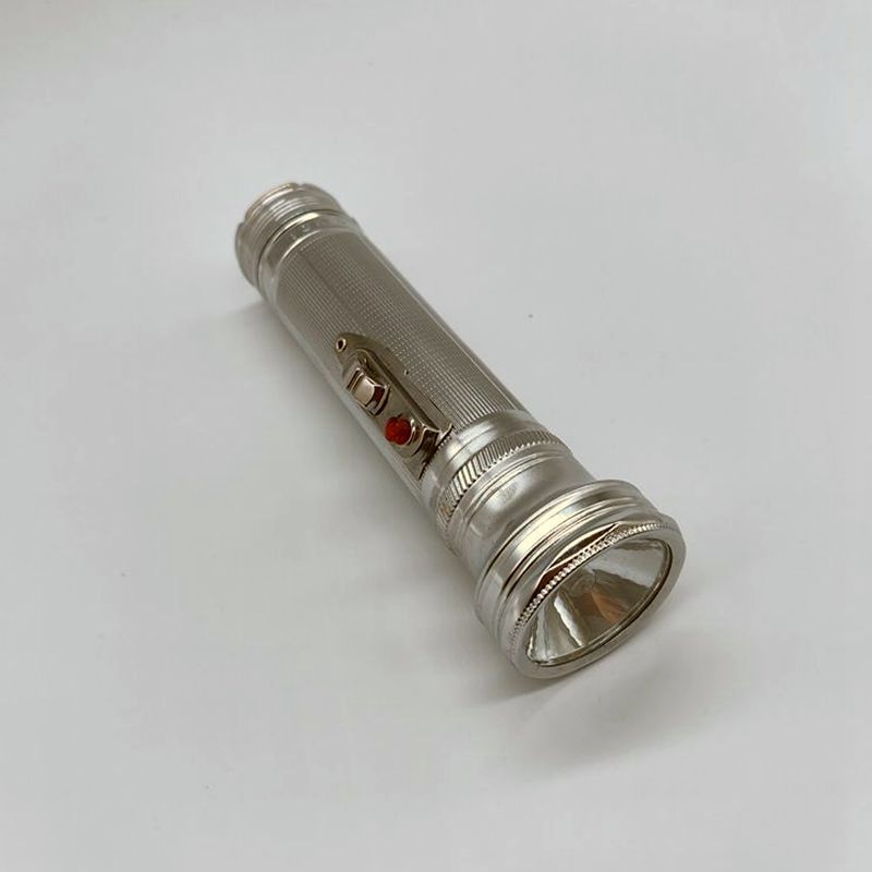 Φανάρι χειρός σε μεταλλικό περίβλημα παλιού στυλ • LED chip AILEYX • Φωτεινότητα κάτω από 100 lm • Βάρος 20 g • Μοντέλο SJ1001835737