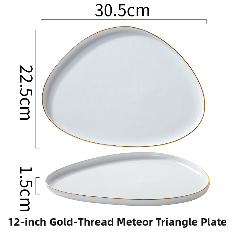 Porcelininė trikampė kepsninės lėkštė, šiaurietiškas stilius, auksinis kraštas, keraminė lėkštė su išskirtine forma