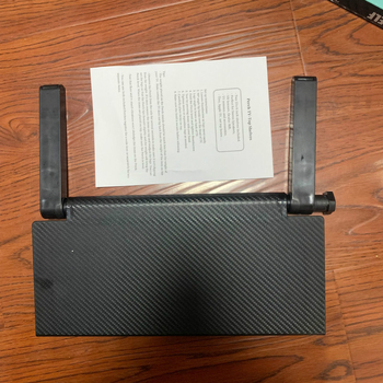 Screen Caddy – držiak na diaľkové ovládanie pre obrazovku, ABS, bez montáže, 1 vrstva, stolové uloženie