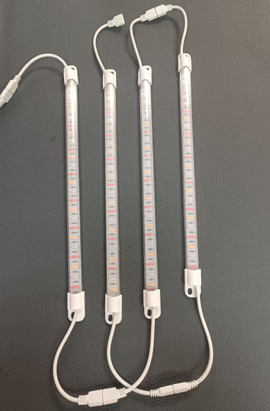 Integruota LED augimo šviesa augalams šiltnamiui – 40 LED, 3000 lm, IP66, 220V, 6500K