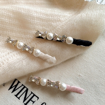 Käsitsi valmistatud juukseklips rhinestoneidega, külgklips ühe märgiga, pikkade pärlitega