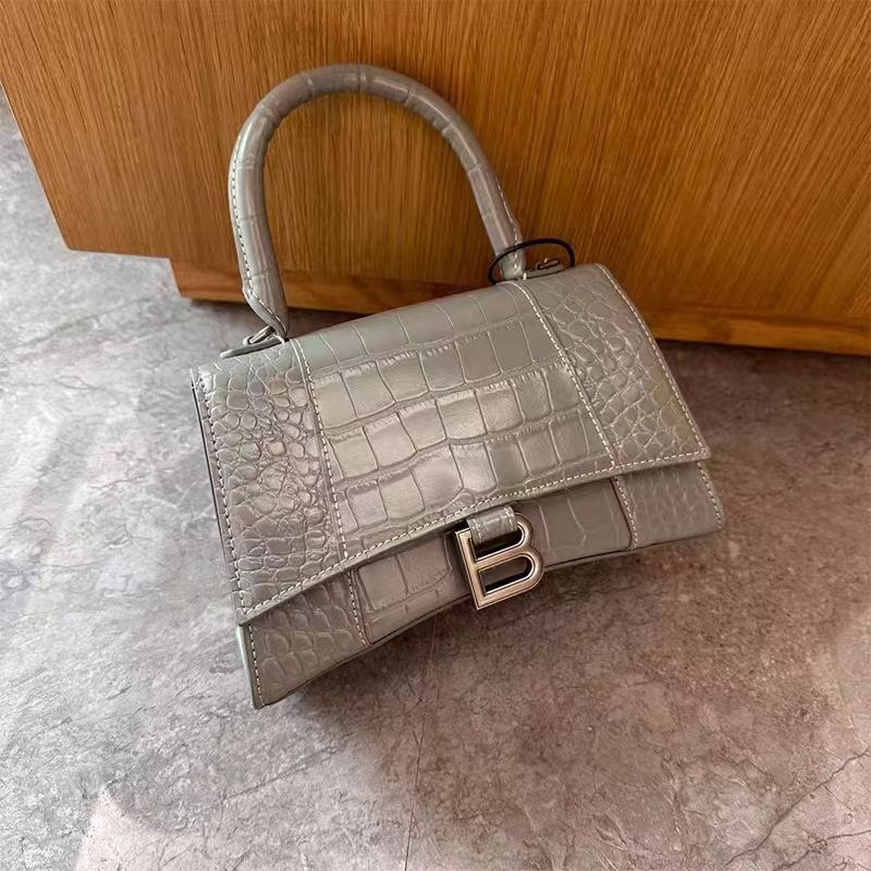 Torba za pazuh u urbanom stilu, PU materijal, vodoravni kvadratni oblik, podstava od sintetičke kože, zatvarač s kapom