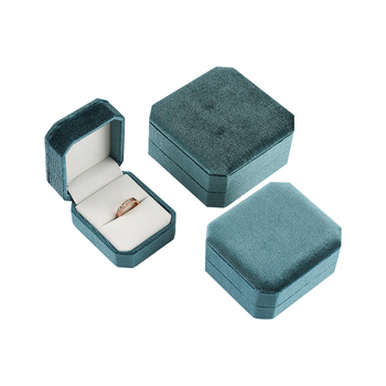 Korejas velūra astoņstūrainā juvelieru kastīte (Materiāls: plastmasas kastīte; Iepakojuma līmenis: pārdošanas/galējā iepakošana; Iepakojuma veids: iepakošanas kārba; Mērķis: juvelieru kastīte)