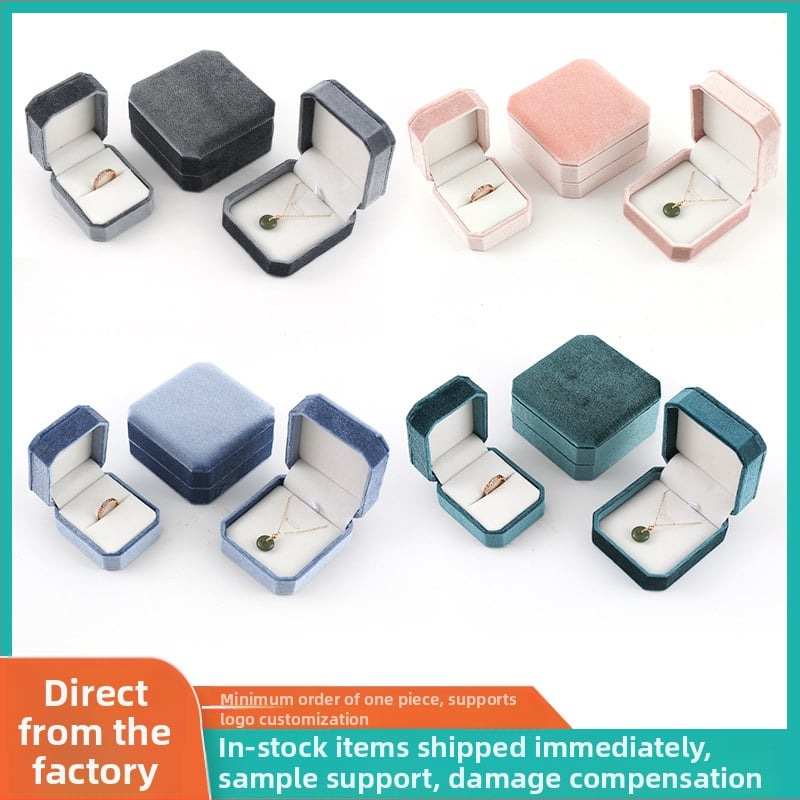 Korejas velūra astoņstūrainā juvelieru kastīte (Materiāls: plastmasas kastīte; Iepakojuma līmenis: pārdošanas/galējā iepakošana; Iepakojuma veids: iepakošanas kārba; Mērķis: juvelieru kastīte)