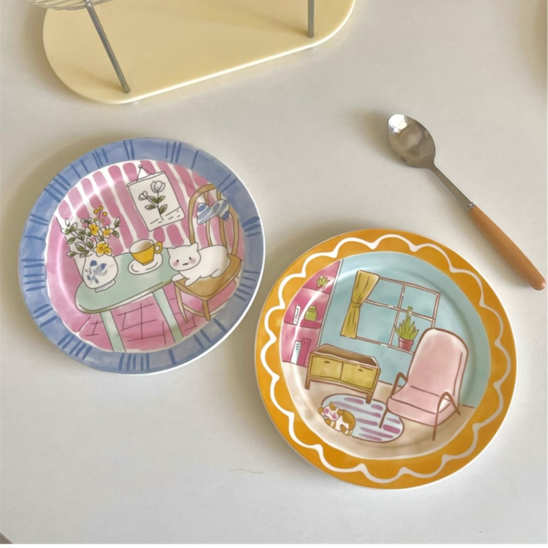 Keraminė apvali lėkštė su karikatūrų raštu, glazūruotas paviršius, mikrobangų krosnelė tinkama