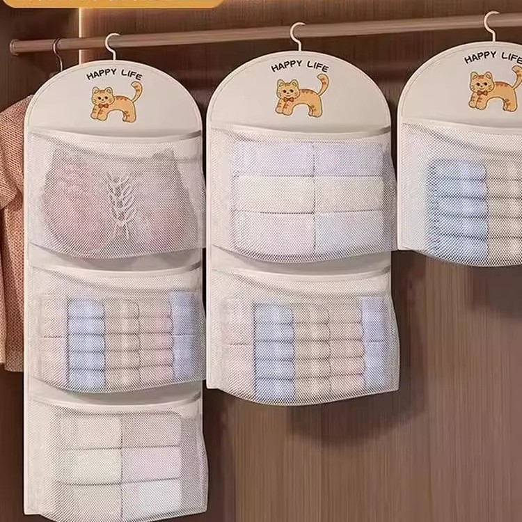 Kabantis drabužių organizatorius studentų bendrabutyje, apatinių ir kojinių saugojimas, šiuolaikinis minimalistinis stilius