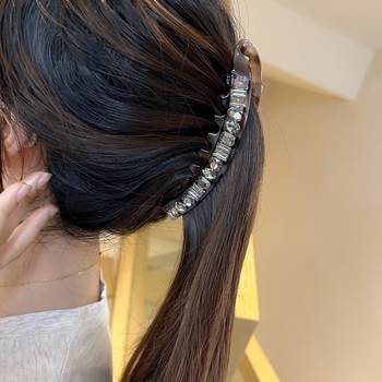 Banaanijuukseklips – kunstlikud kristallid, käsitöö, peakatte aksessuaar, suvi 2024