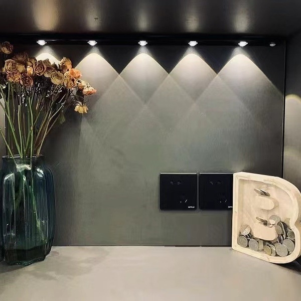 LED riba kappide jaoks koos liikumisanduriga, ultraõhuke, uuesti laetav, isekleepuv, öine valgus, Liikumisandur, Öine valgus, Sisseehitatud aku, Puutetundlik lüliti, Plastikust korpus