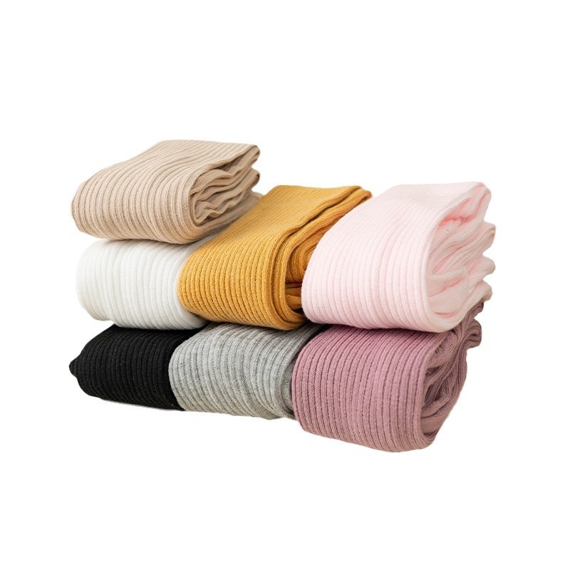 Bērnu zeķubikses ar svītrainu rakstu, džakarda adījums, kokvilnas–poliestera maisījums, biezas, elpojošas pavasarim un rudenim