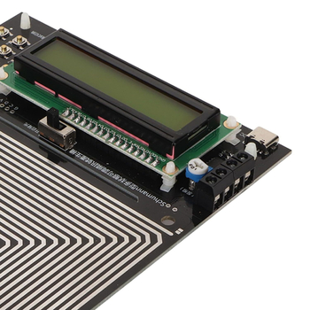 PAREK Šumannos bangų generatorius — grynas sinusinis signalas su FM, diapazonas 0,01 Hz–100 kHz, Maitinimas 5V 1A