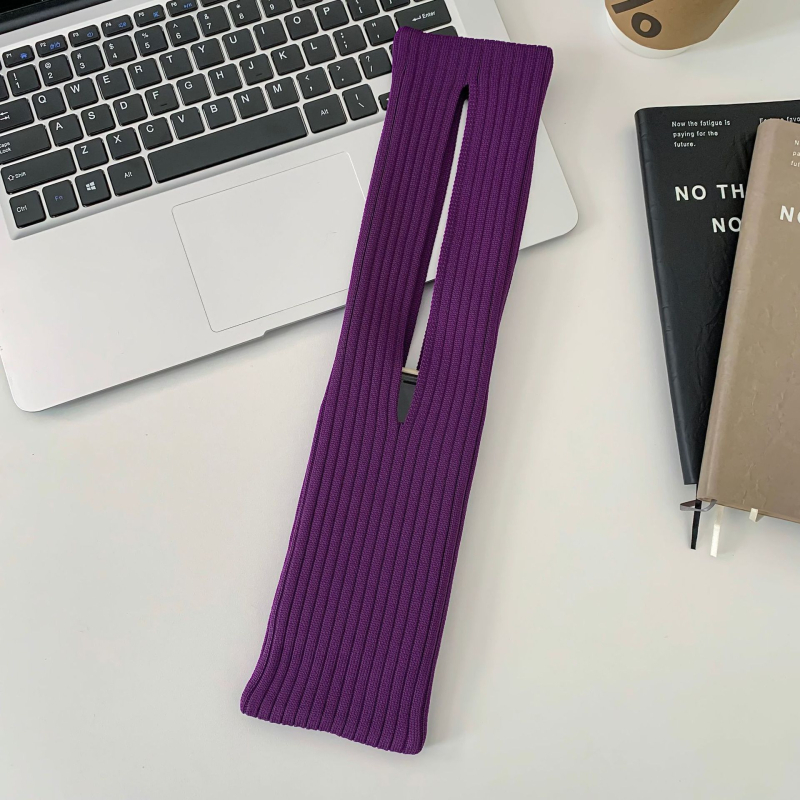 Adīta crossbody soma, vertikāla kvadrātveida forma, universāla mobilā tālruņa soma (poliesters; atvērts; iekšējie nodalījumi nav; rudens 2025)