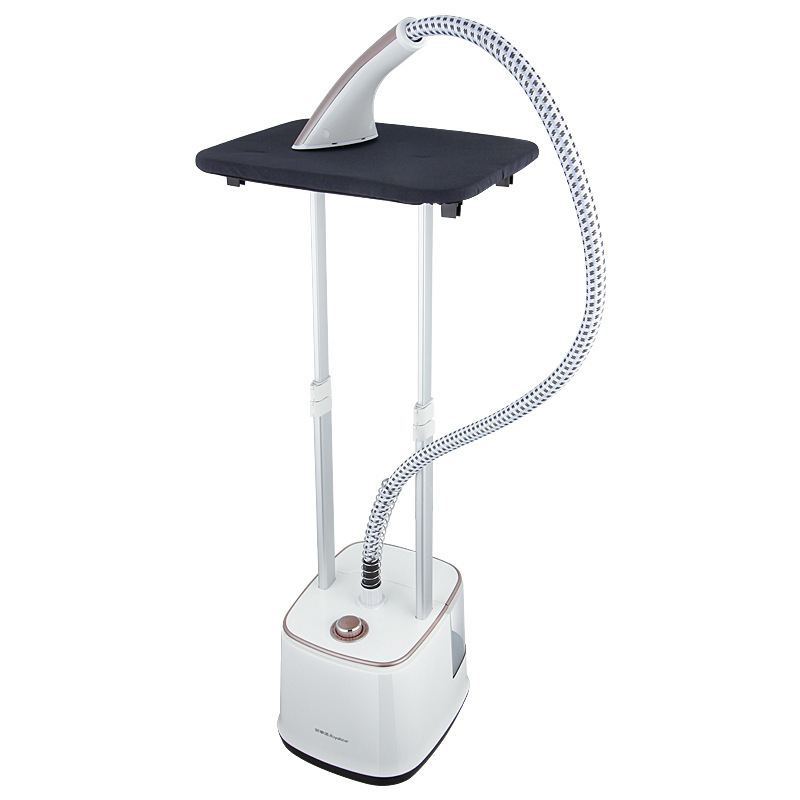 Royalstar Apģērbu tvaika gludināšanas ierīce – rokas, vertikāla, 2,6 L tvertne, 111–240 V, 5+ temperatūras iestatījumi