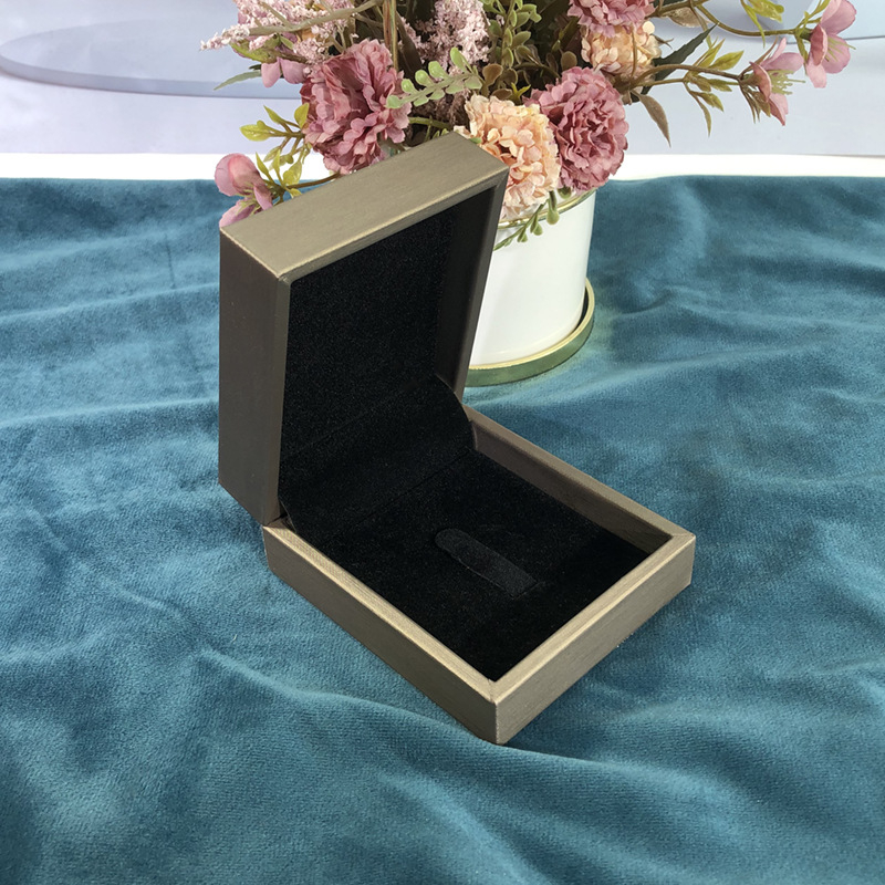 PU ādas kaste brošām ar logotipa pielāgošanu