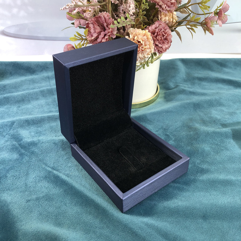 PU ādas kaste brošām ar logotipa pielāgošanu