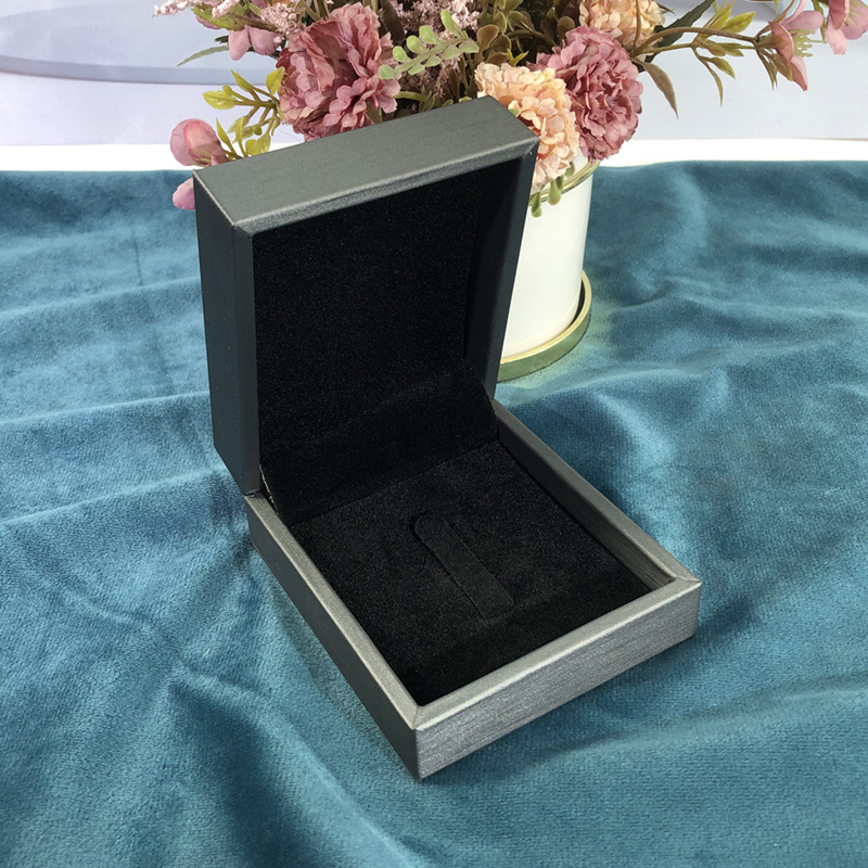 PU ādas kaste brošām ar logotipa pielāgošanu