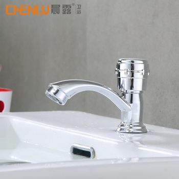 Пластмасов кран за умивалник с керамичен клапан, номинално налягане 0,8 MPa, монтаж тип колонна, диаметър вход/изход 4 точки