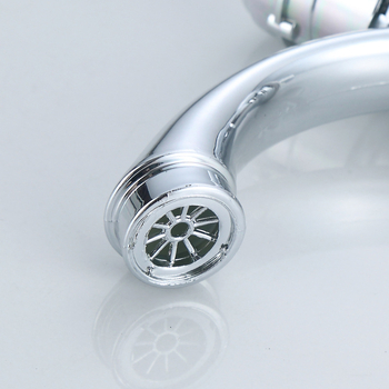 Пластмасов кран за умивалник с керамичен клапан, номинално налягане 0,8 MPa, монтаж тип колонна, диаметър вход/изход 4 точки