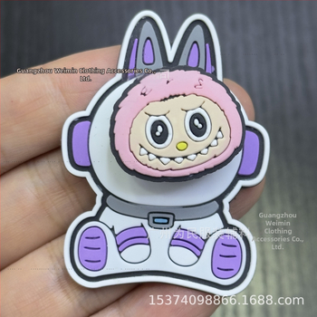 Labubu Vaikų minkštas plastikinis emblema/badge batams, kepurėms, maišeliams ir drabužiams (Medžiaga: Drip plastic; Prekės ženklas: Have fun; Tinkama naudoti: batų, kepurių, maišų, drabužių)