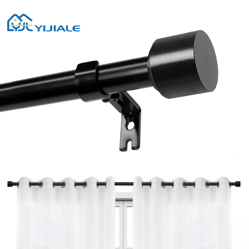 Zavjesna šipka (Rimska šipka) – Jedna šipka, industrijskog stila šina za zavjese, bočna i gornja montaža; Osnova: smola; Šipka: karbonsko čelika