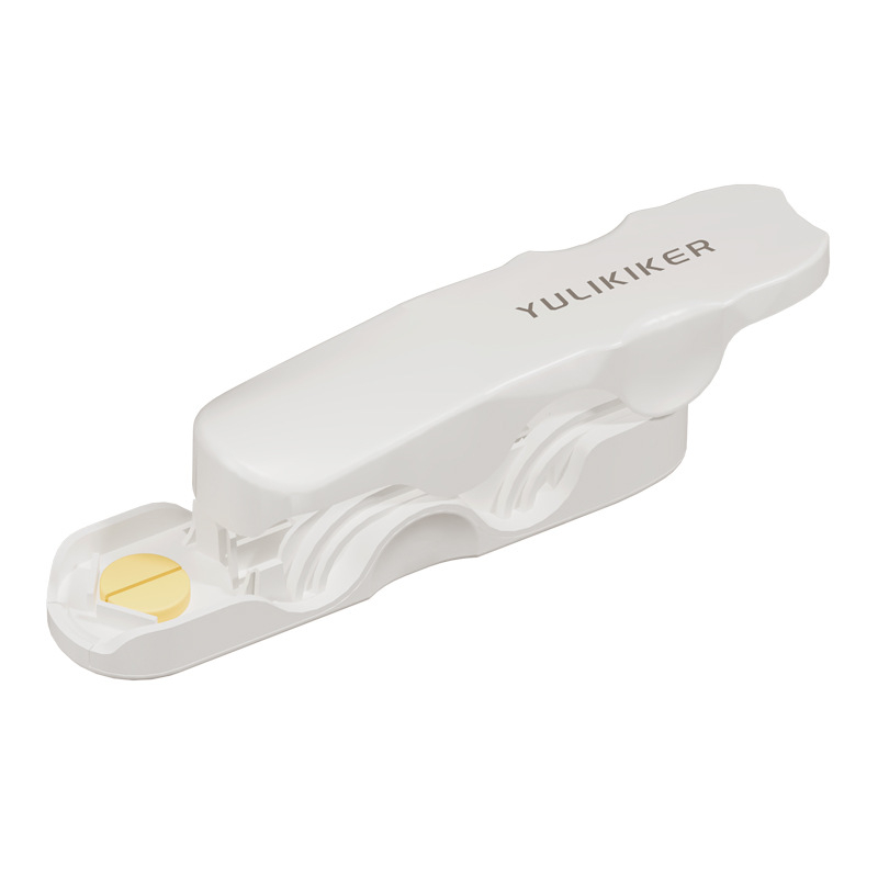 Cutie pentru medicamente cu secționator de pastile și distribuator | Model M5673 | Material: ABS și oțel inoxidabil 420 | Capacitate 0,005 L | Portabilă cu capac