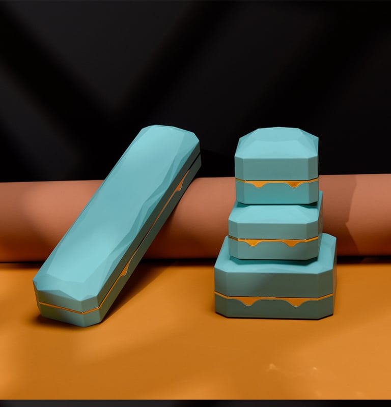 LED astoņstūra rotaslietu kastīte ar gaismu – plastmasas iepakojuma kārbiņa rotaslietām, piemērota gredzeni, pendanti, rokassprādzes un kaklarotas