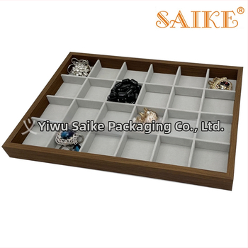 Koka gredzenu izstādei ar valriekstu rakstu, ar nodalījumiem 8, 12 un 24