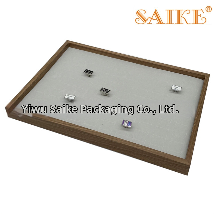 Koka gredzenu izstādei ar valriekstu rakstu, ar nodalījumiem 8, 12 un 24