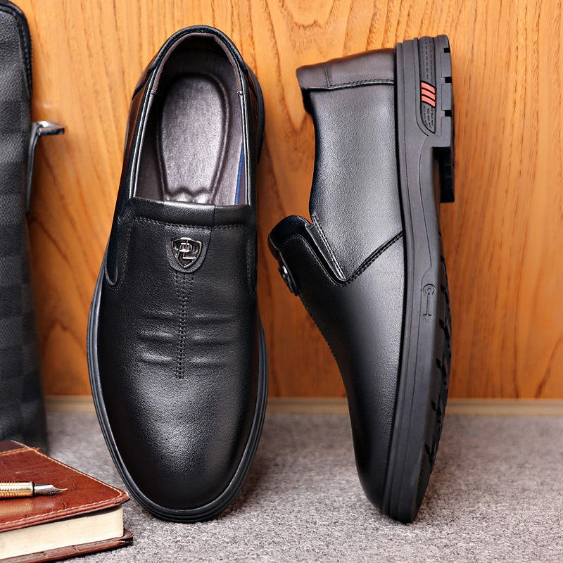 Férfi Slip-On cipő első réteg marhabőrből | felső: első réteg bőr; talp: gumi; lélegző; csúszásmentes; PU belső talp