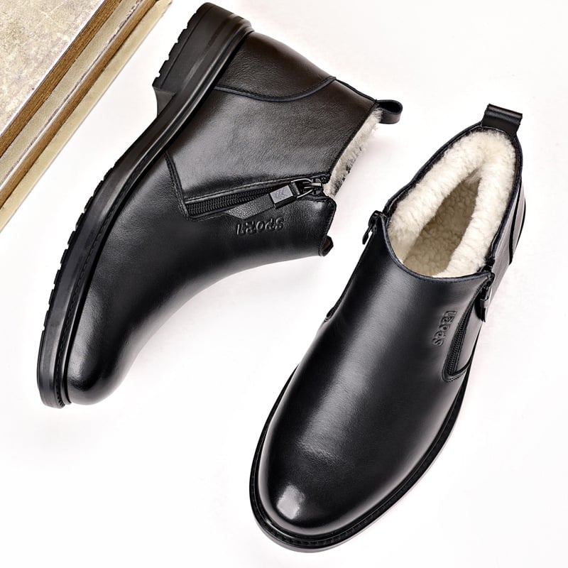 Žieminės vyriškos šlepetės iš pirmosios karvės odos, vilnine įdaila, šoninis užtrauktukas, guminė pada