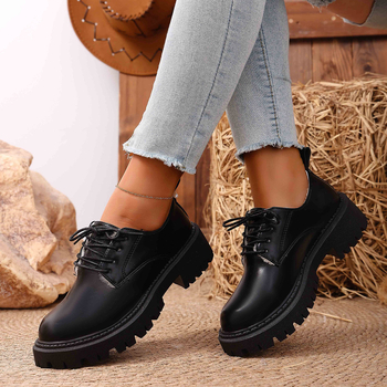 Sieviešu loaferi no PU ādas, apaļa purngala, vidēja papēža augstums 3–5 cm, šņorēšana, gumijas zole