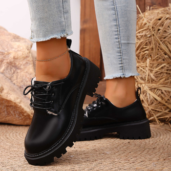 Sieviešu loaferi no PU ādas, apaļa purngala, vidēja papēža augstums 3–5 cm, šņorēšana, gumijas zole