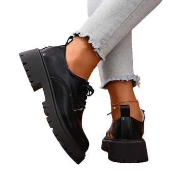 Sieviešu loaferi no PU ādas, apaļa purngala, vidēja papēža augstums 3–5 cm, šņorēšana, gumijas zole