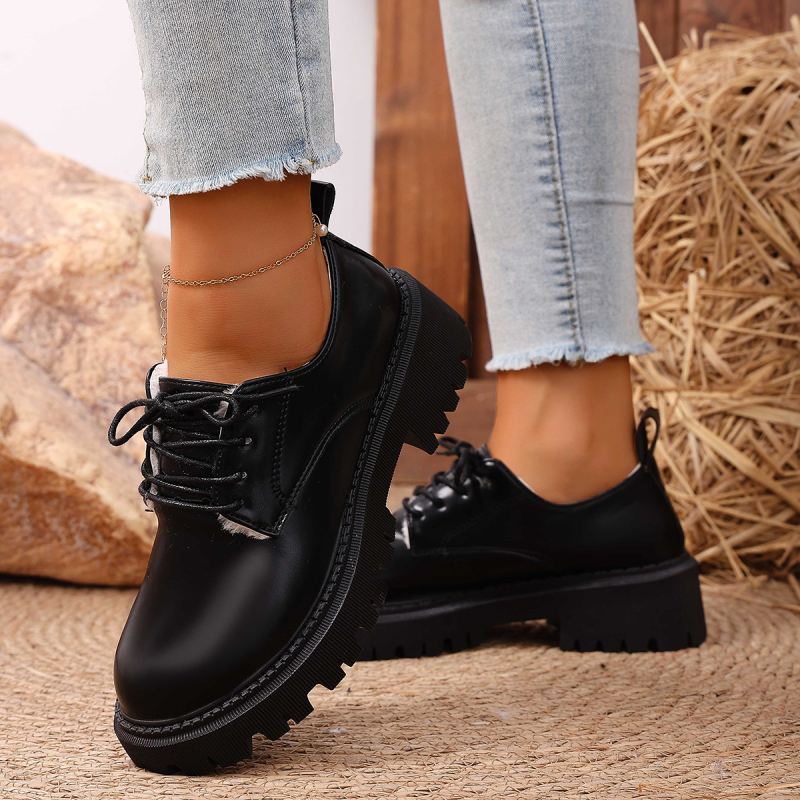 Sieviešu loaferi no PU ādas, apaļa purngala, vidēja papēža augstums 3–5 cm, šņorēšana, gumijas zole