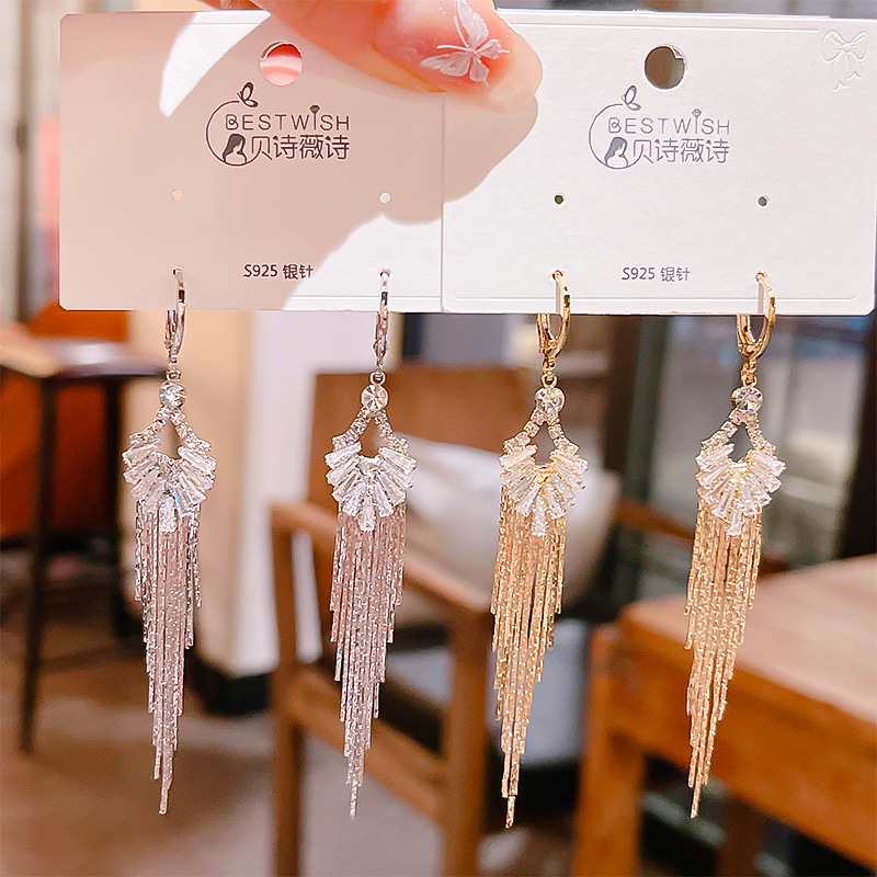 Mi ke Hosszú bojtos fülbevaló - réz, elektroplakálás, 2024 nyár, nőknek