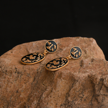 Vaskast auskarid emaljiga viimistletud, vintage stiil, lehe ja looma motiivid, tootekood G1347