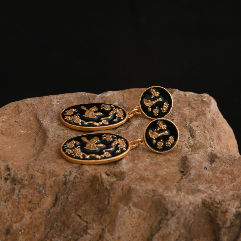 Vaskast auskarid emaljiga viimistletud, vintage stiil, lehe ja looma motiivid, tootekood G1347