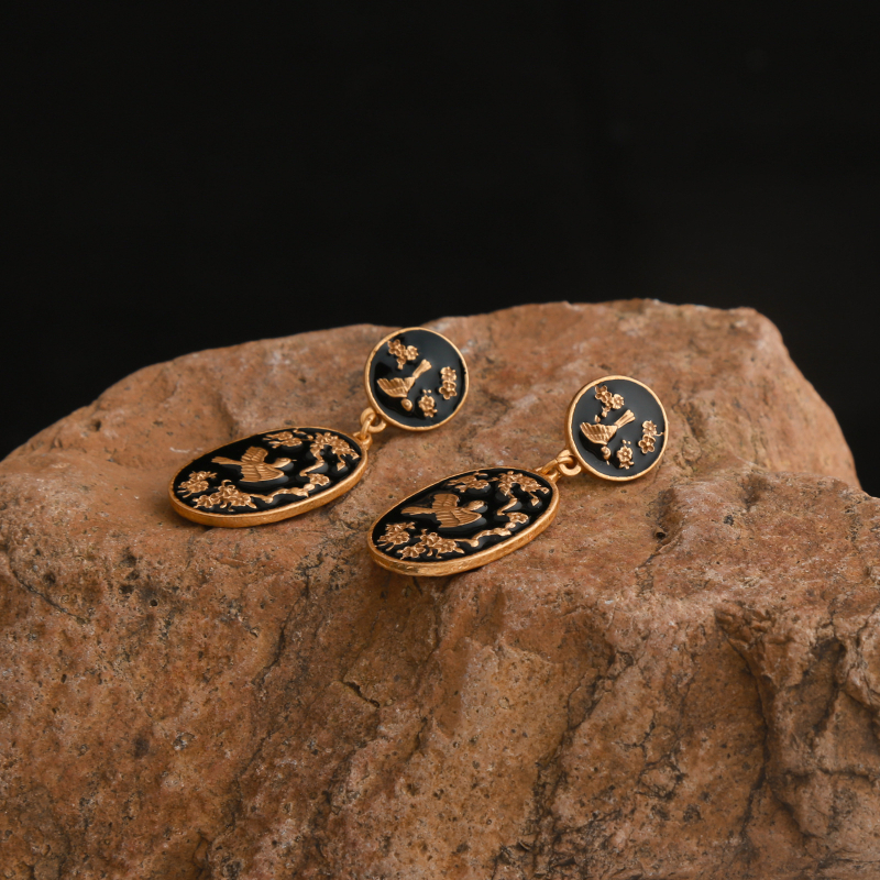 Vaskast auskarid emaljiga viimistletud, vintage stiil, lehe ja looma motiivid, tootekood G1347