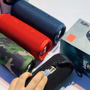 Prijenosni Bluetooth zvučnik Flip6 s dvostrukim 5W driverima, izlazna snaga 10W, Bluetooth 5.3, frekvencijski raspon 100Hz-20kHz, SNR ≥95dB